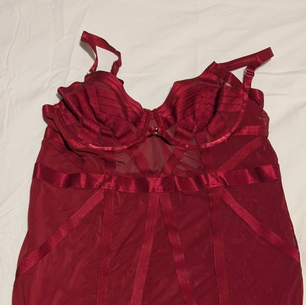 DISCONTINUED Torrid Curve Ruby Red Mesh Satin Ribbon Chemise 1 (14/16)